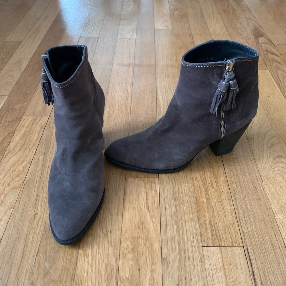 Prancing tassel ankle boots